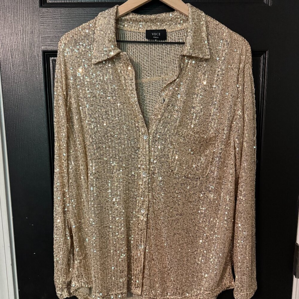 NWOT Vici Oversized Sequin Button Down Top Gold Small - Picture 1 of 3